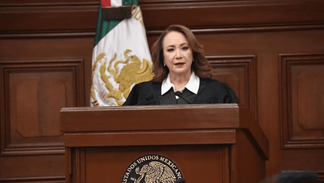 Yazmin Esquivel logra frenar resolución en su contra por plagio