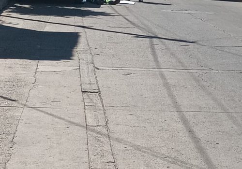 REPORTAN PERSONA EJECUTADA Y LE DEJAN CARTULINA