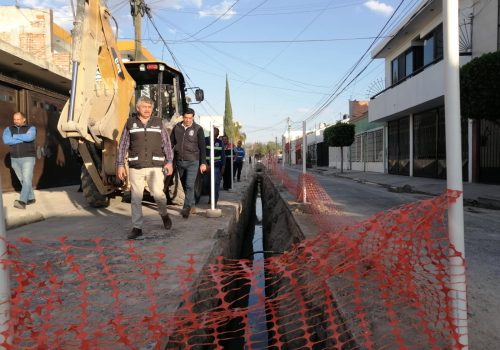Rehabilita Veolia tuberías de alcantarillado sanitario en diversas colonias del municipio