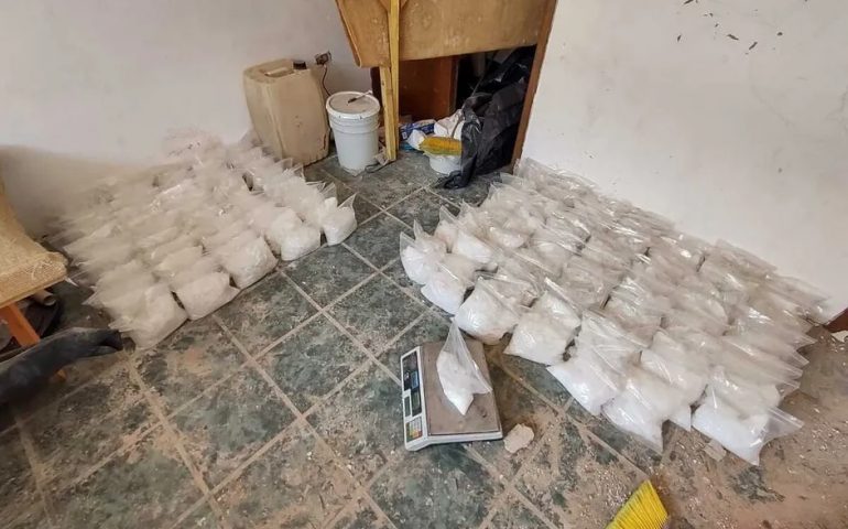 Tras operativo en Zapopan aseguran 143 kilos de metanfetaminas