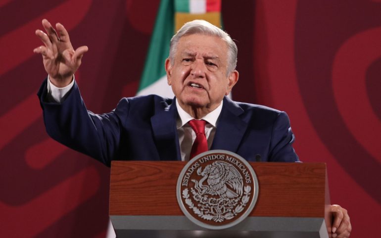 Con el Plan B, México dio un duro golpe al INE y a la democracia, dicta New York Times