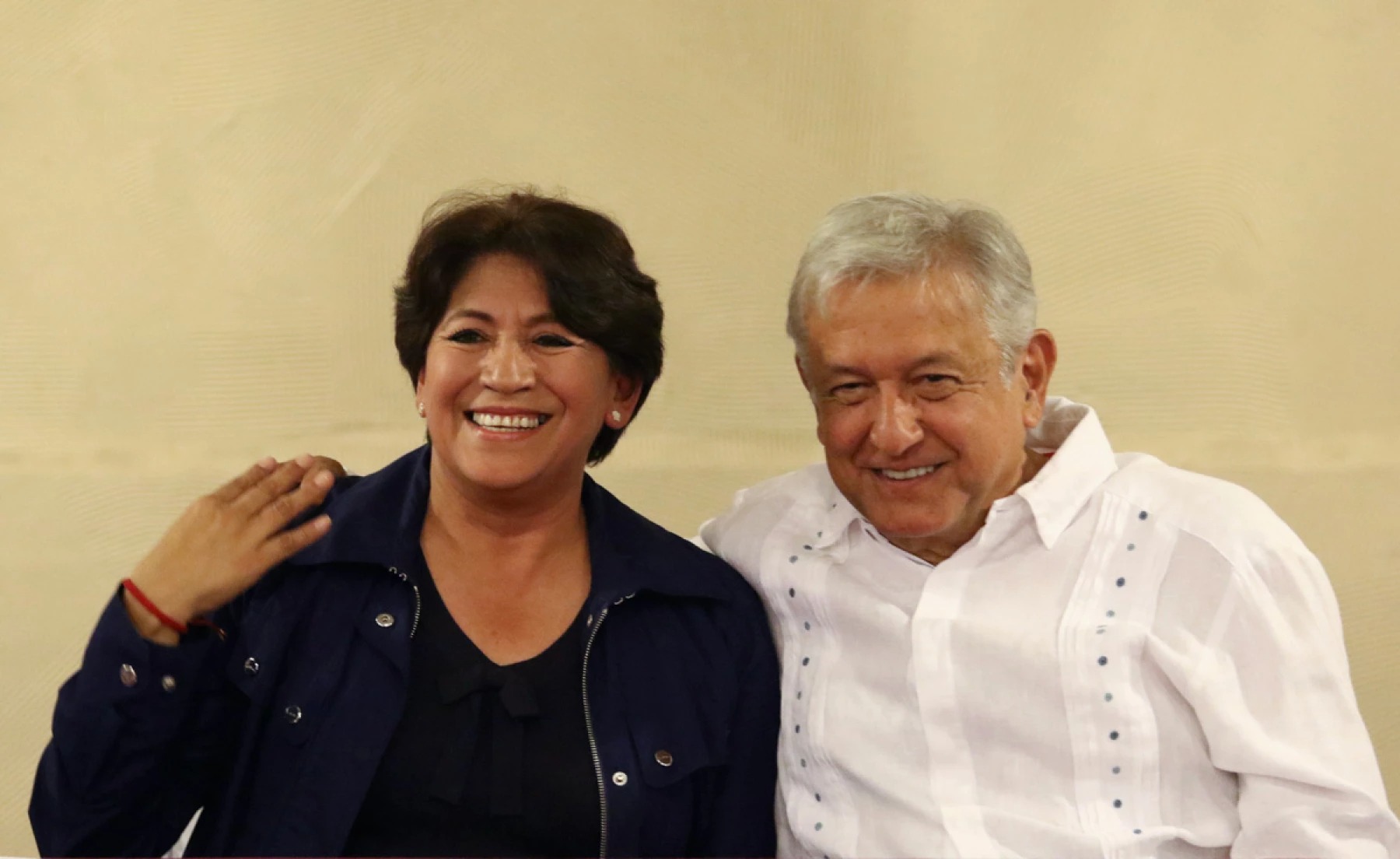 Defiende AMLO a Delfina Gomez como  “mujer honesta, incapaz de robarse un centavo”