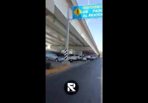 La Critica Grafica: Loteros se adueñan de estacionamiento