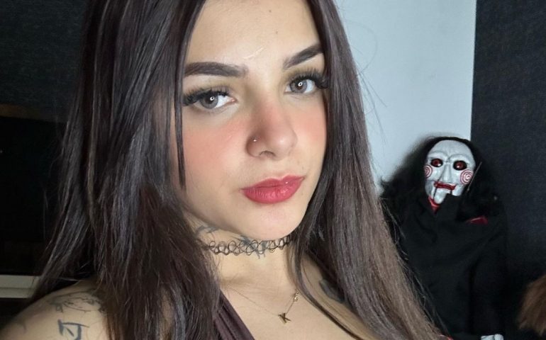 Hospitalizan a Karely Ruiz por esta razón