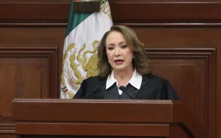 Defensa de Yasmín Esquivel presenta pruebas irrefutables de autoría de su tesis