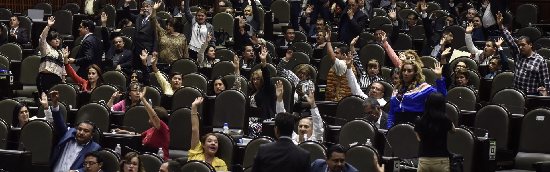 Aprueban reforma laboral con reducción de horas laborales y más días de descanso obligatorio