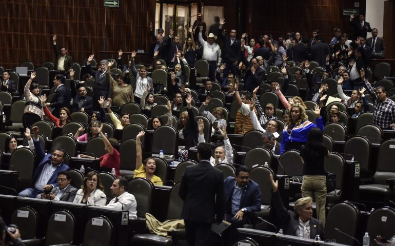 Aprueban reforma laboral con reducción de horas laborales y más días de descanso obligatorio