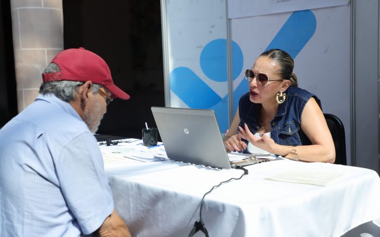 CONTINÚA TERE JIMÉNEZ ACERCANDO OPORTUNIDADES LABORALES A LAS COLONIAS