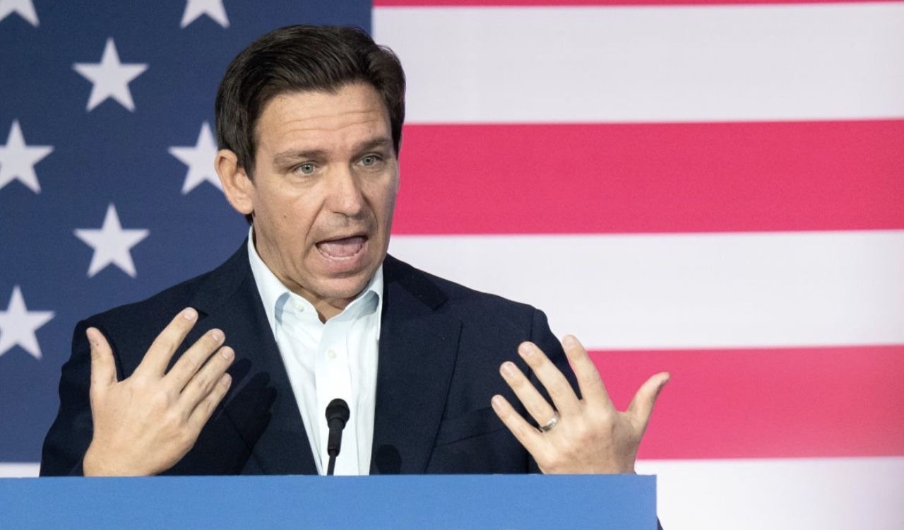 A la Trump, Ron DeSantis propone cerrar la frontera a migrantes y combatir la crisis del fentanilo en su campaña presidencial