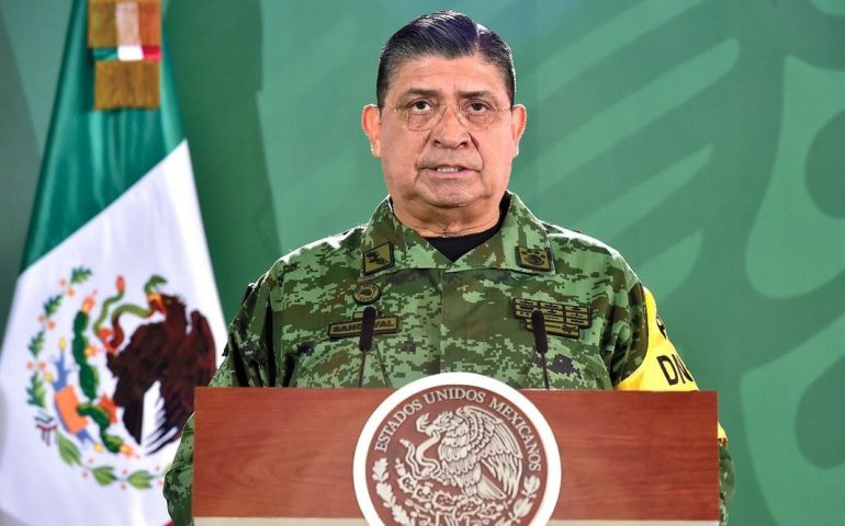 Luis Cresencio Sandoval oculta adquisición millonaria de departamento en Huixquilucan