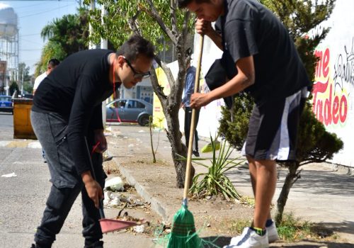 VISITA LEO MONTAÑEZ A LOS UNIVERSITARIOS DEL PROGRAMA “JÓVENES TRANSFORMANDO TU COLONIA”