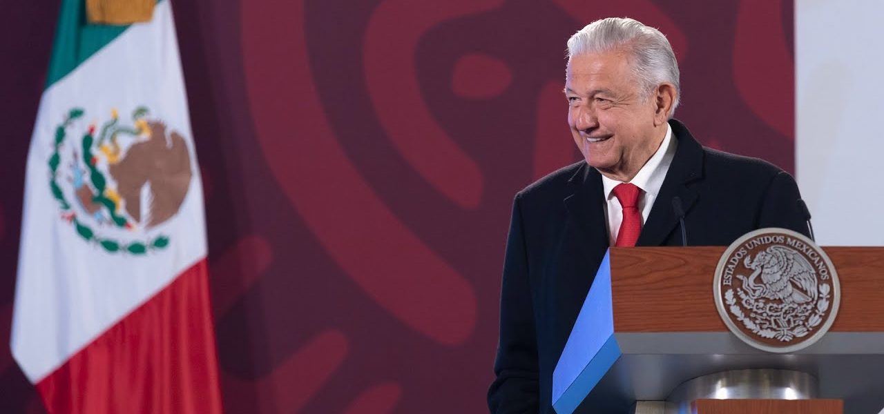 Amigos de AMLO obtienen contratos millonarios con organismos públicos