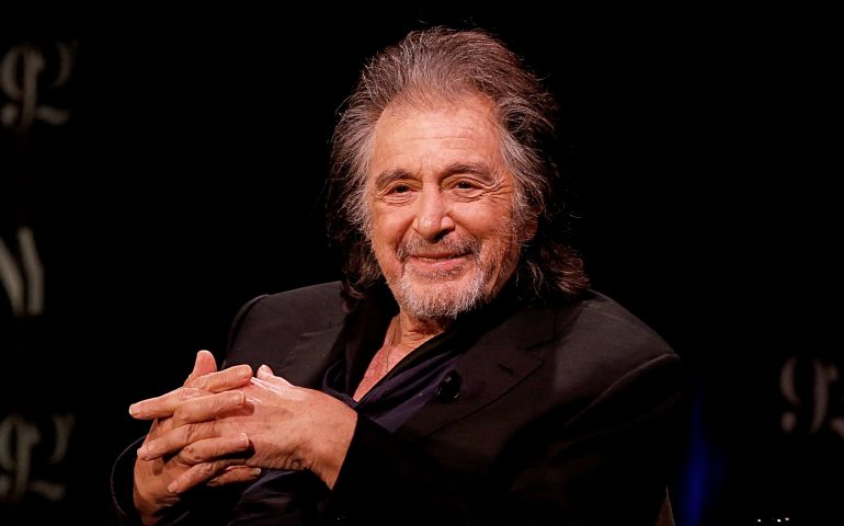 Al Pacino rebasa a Robert De Niro tras convertirse en padre a los 83 años