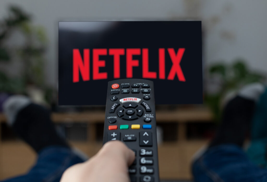 Evita el cargo extra de netflix al compartir cuentas de esta forma