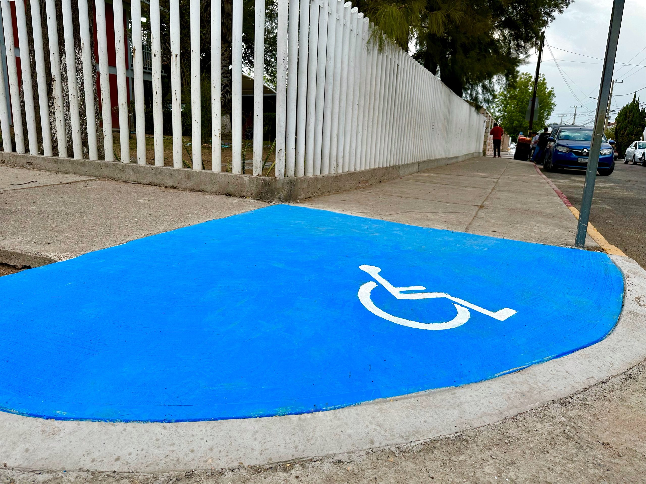 HA CONSTRUIDO MUNICIPIO 155 RAMPAS PARA FACILITAR ACCESO Y DESPLAZAMIENTO A PERSONAS CON DISCAPACIDAD