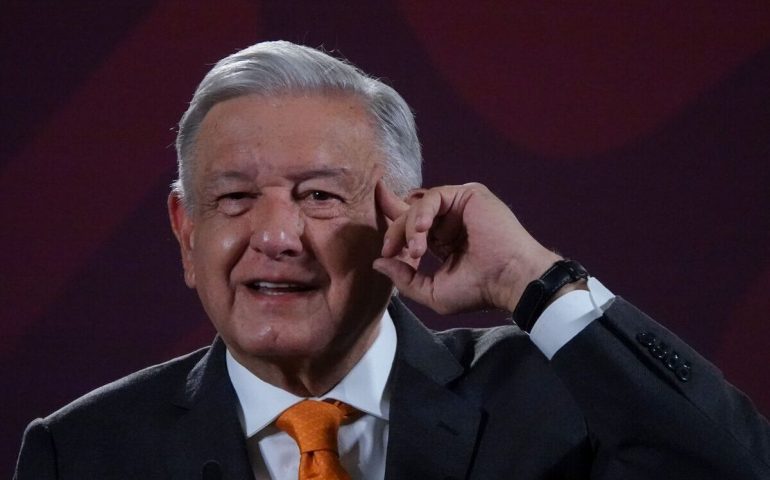 AMLO afirma que no se cederá a los chantajes, tras cierre del aeropuerto de Culiacán por parte de productores