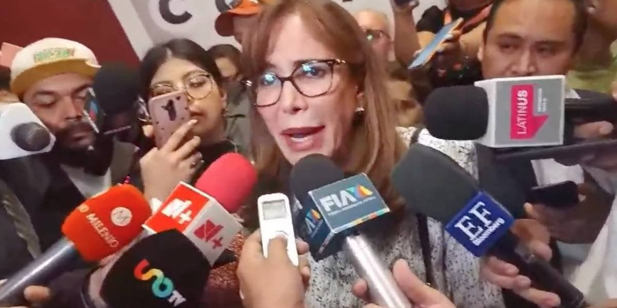 Yeidckol Polevnsky se queda sin registro, acusa con acudir a tribunales