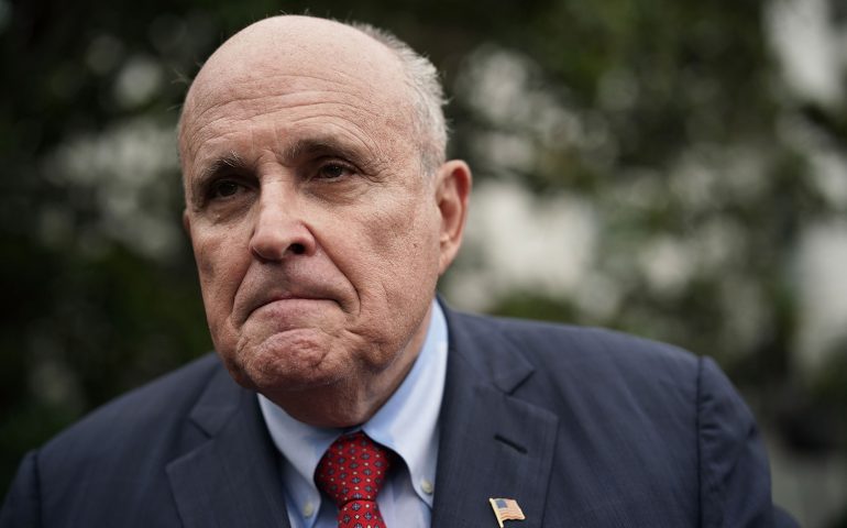 Ex abogado de Trump admite haber realizado declaraciones falsas