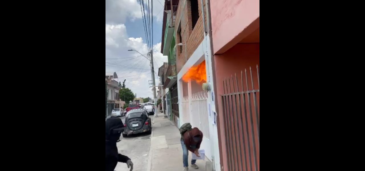 #VIDEO ATAQUE CON BOMBAS MOLOTOV EN AGUASCALIENTES