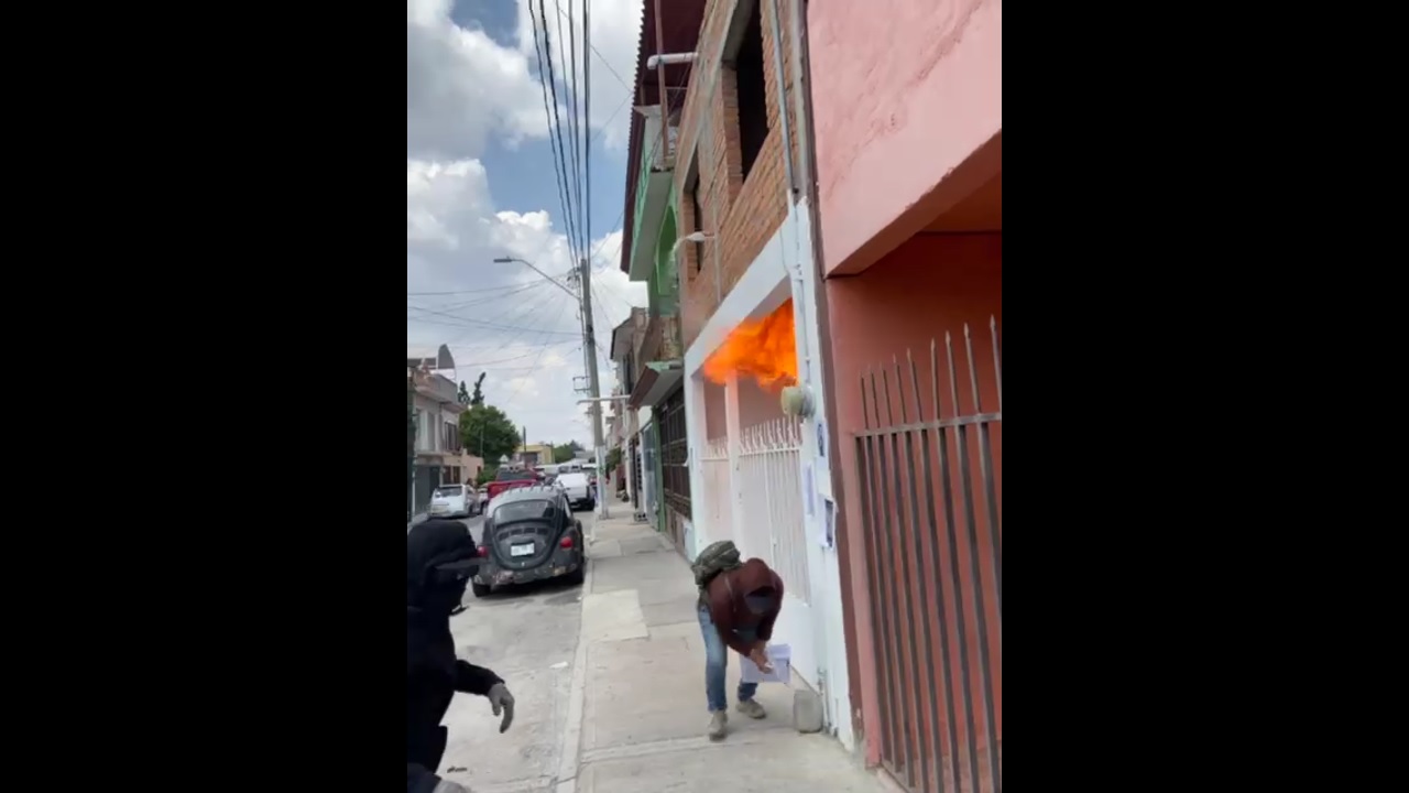 #VIDEO ATAQUE CON BOMBAS MOLOTOV EN AGUASCALIENTES