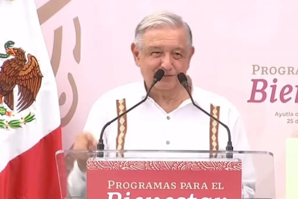 «Lo quieran o no» los libros de la SEP estarán en las escuelas: AMLO