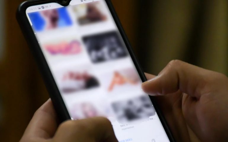 Ladron de celulares descubre a pedófilo y lo denuncia