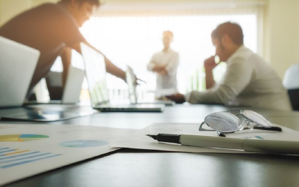 Empresas aumentan sus ganancias y productividad tras reducción de la jornada laboral