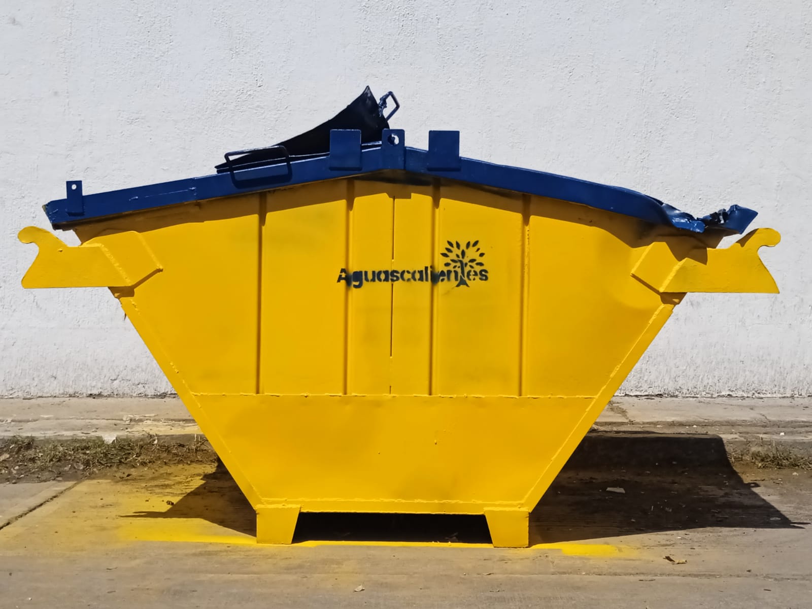 REHABILITA MUNICIPIO CONTENEDORES PARA BRINDAR UN MEJOR SERVICIO DE RECOLECCIÓN DE DESECHOS SÓLIDOS URBANOS