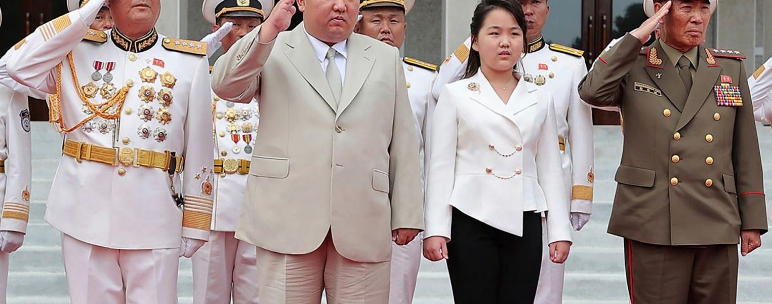 Kim Jong Un insta a fortalecer la marina ante peligro nuclear