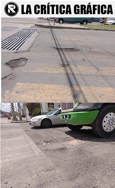 La Crítica Gráfica: Baches en Av Constitución