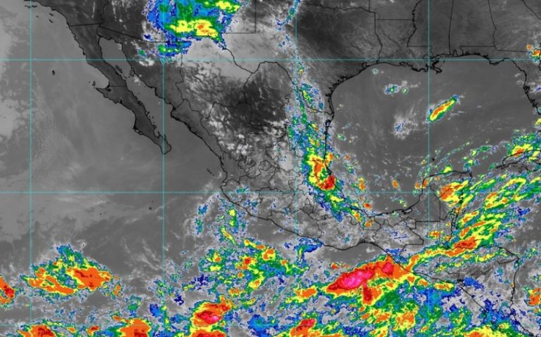 Pronostican lluvias fuertes por ciclón Irwin en México
