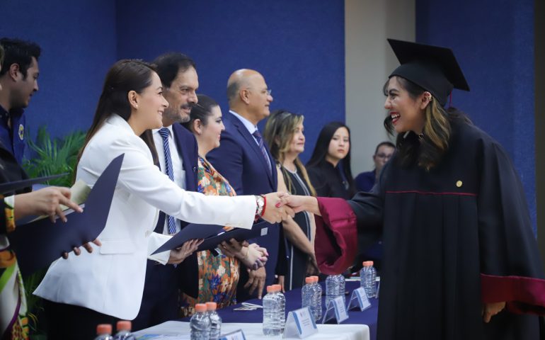TERE JIMÉNEZ CELEBRA LA GRADUACIÓN DE ALUMNOS DE LA UTA; REITERA SU COMPROMISO PARA OFRECER EDUCACIÓN DE CALIDAD