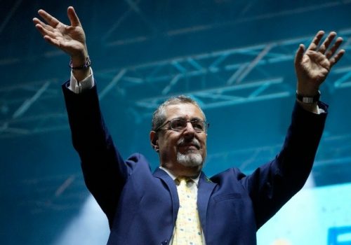 Arévalo lidera votación en Guatemala con apoyo contra la corrupción