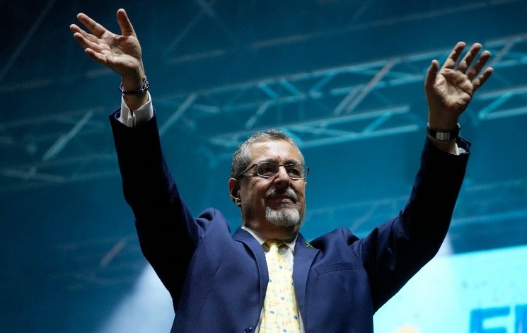 Arévalo lidera votación en Guatemala con apoyo contra la corrupción