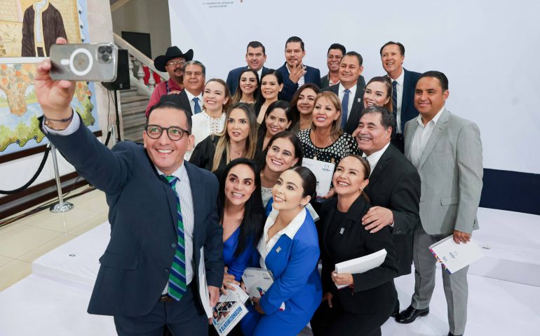 CONGRESO DE AGUASCALIENTES RECIBIÓ EL PRIMER INFORME DE GOBIERNO DEL ESTADO