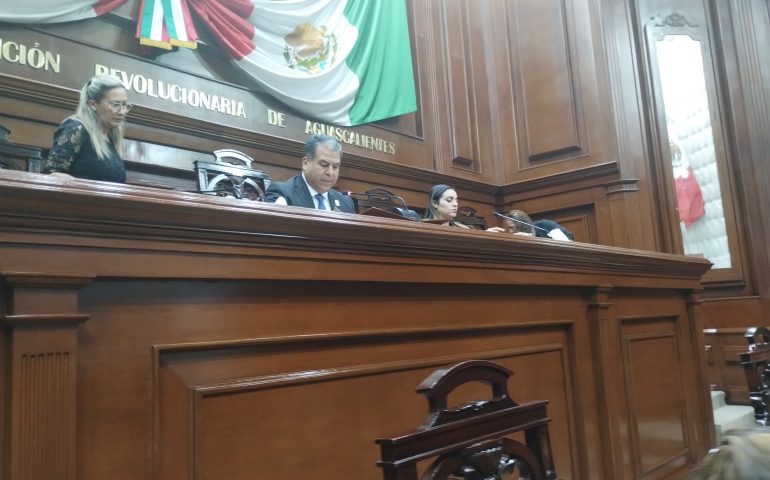 CONGRESO DE AGUASCALIENTES CONMEMORÓ 200 AÑOS DEL HEROICO COLEGIO MILITAR CON DEVELACIÓN DE LETRAS DORADAS