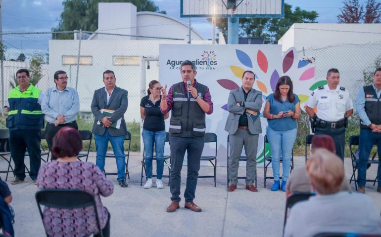 EL PROGRAMA MUNICIPAL «PRESIDENTE EN TU COLONIA» ATENDIÓ A VECINOS DE LA COLONIA VICENTE GUERRERO