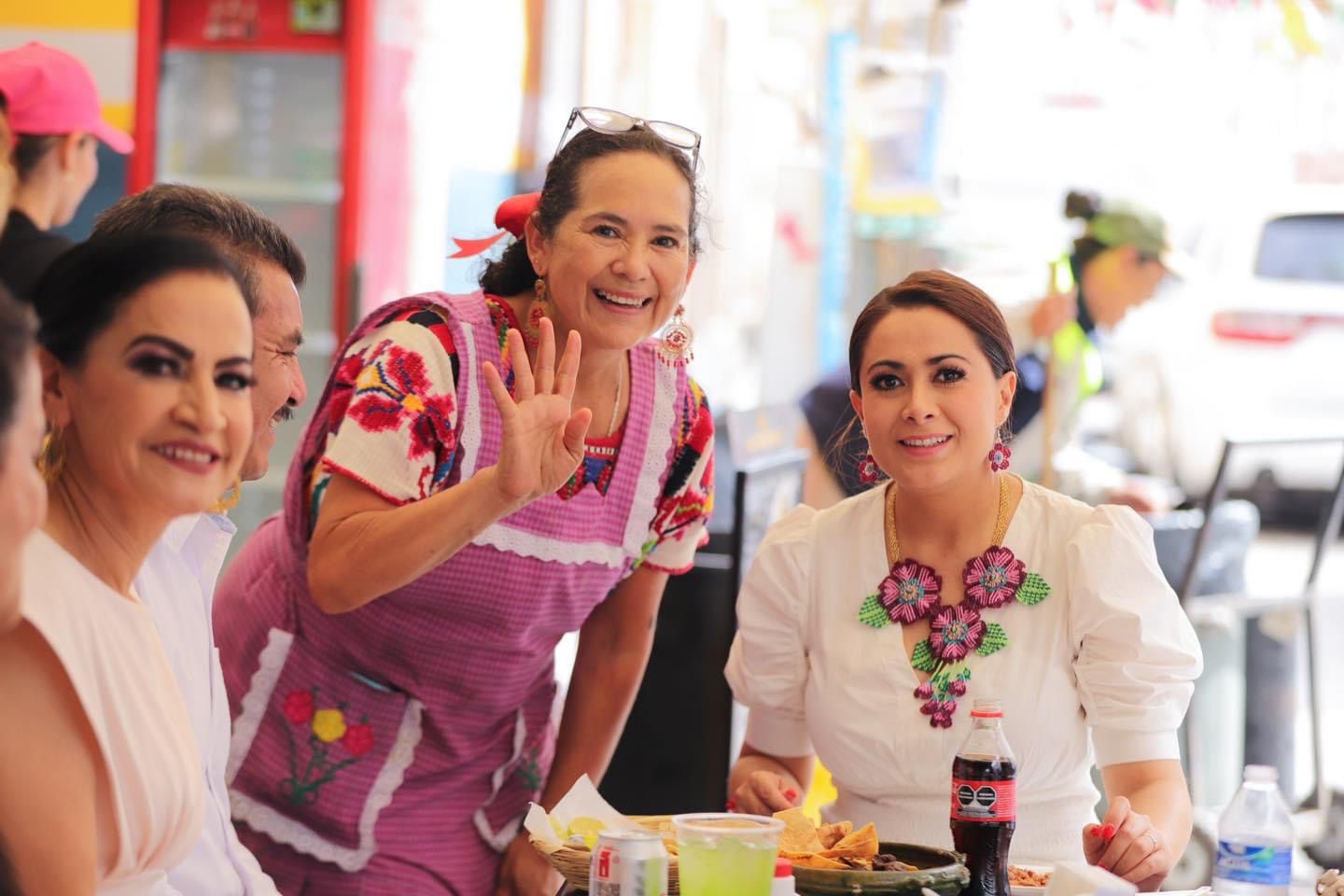 INAUGURA TERE JIMÉNEZ EL IV FESTIVAL NACIONAL DE LA BIRRIA EN RINCÓN DE ROMOS