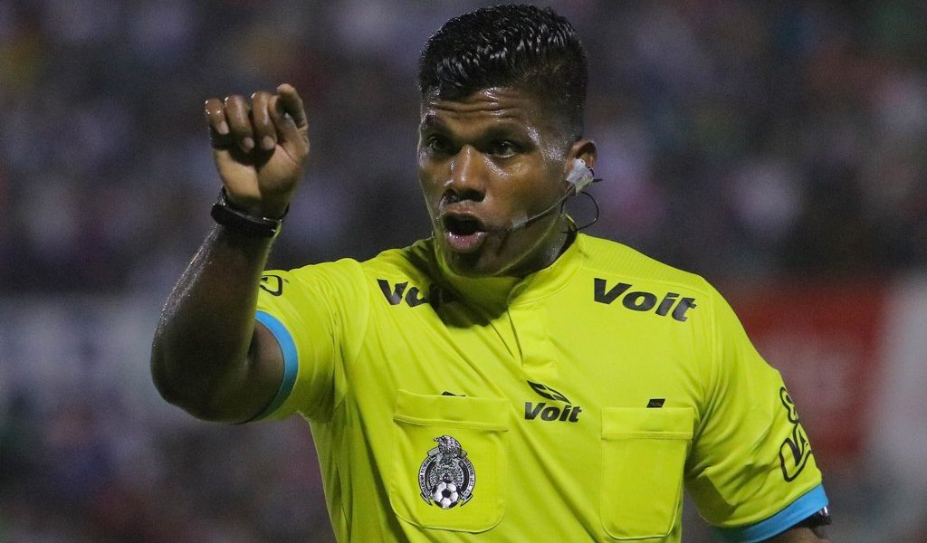 Adalid Maganda confirma la ayuda arbitral que recibe el América