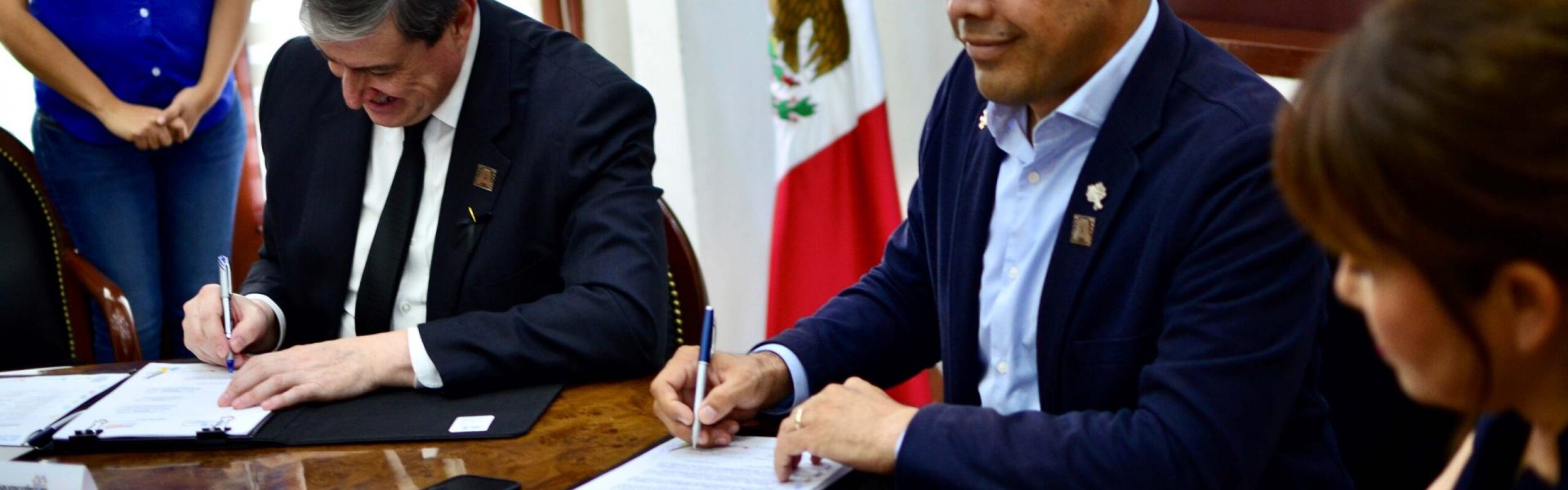FIRMAN ACUERDO DE COLABORACIÓN ADMINISTRATIVA MUNICIPIO DE AGUASCALIENTES Y EL INSTITUTO CATASTRAL Y REGISTRAL DEL ESTADO