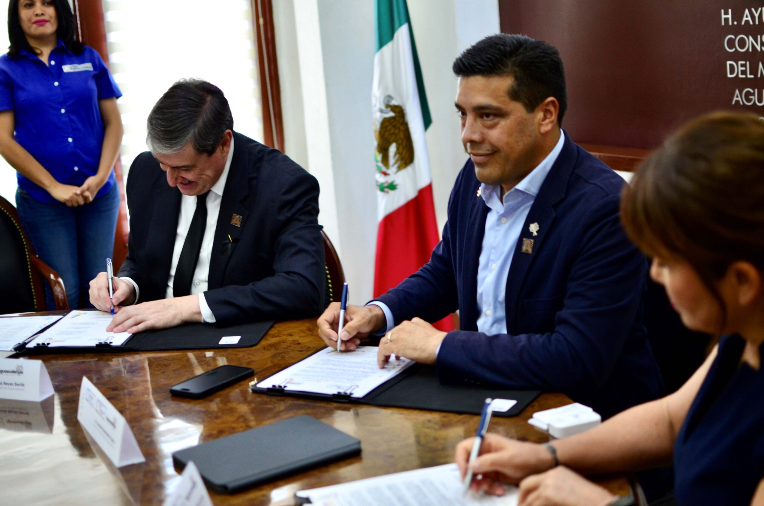 FIRMAN ACUERDO DE COLABORACIÓN ADMINISTRATIVA MUNICIPIO DE AGUASCALIENTES Y EL INSTITUTO CATASTRAL Y REGISTRAL DEL ESTADO