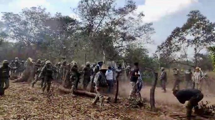 Campesinos de Chicomuselo repelen a palos y piedras al Ejército y la Guardia Nacional