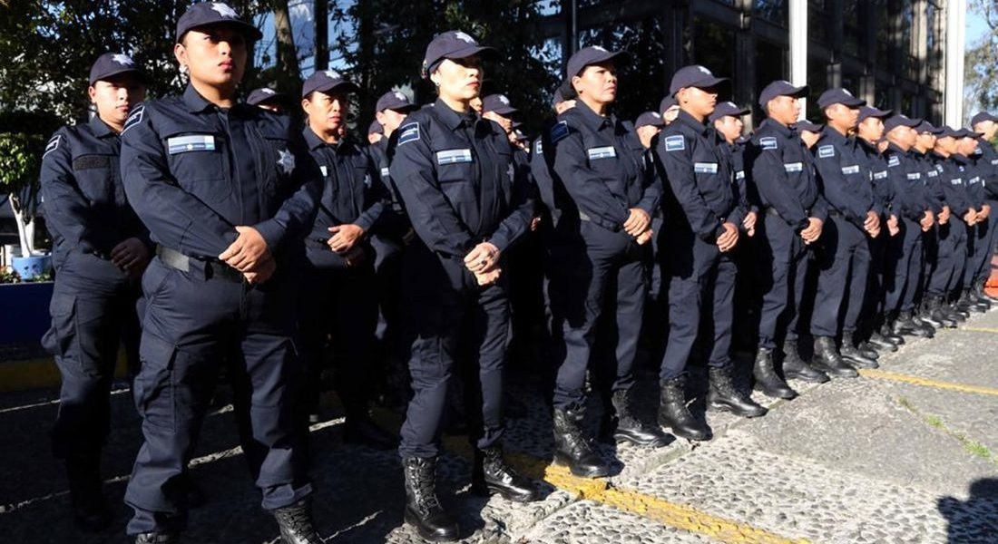 Oficiales de la 4T, a la guerra sin fusil