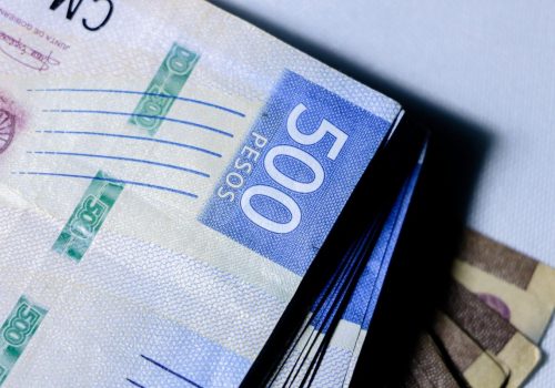 Este 2024 el salario mínimo repunta en 7,468 pesos al mes