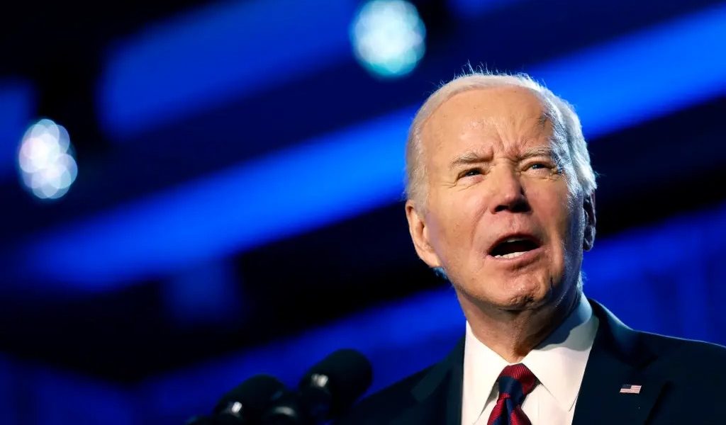Biden busca cerrar la frontera a 5000 migrantes por día