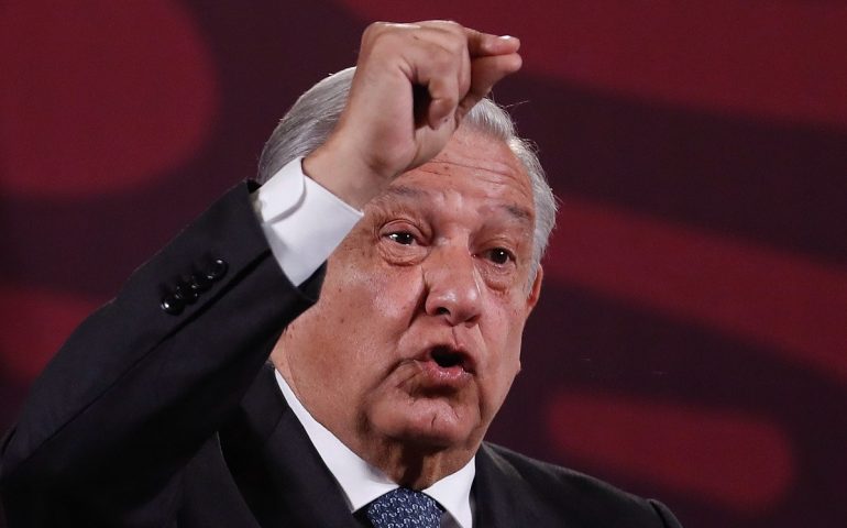 Responde YouTube al borrado de la mañanera de AMLO