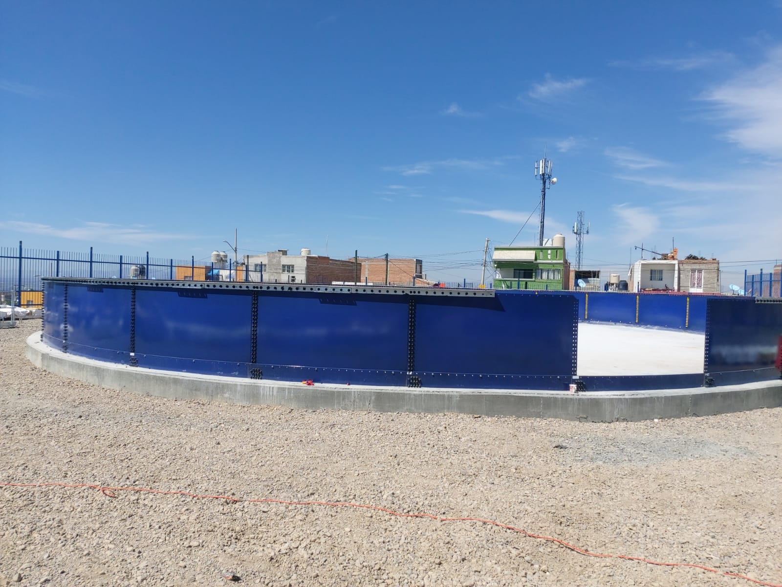 AVANZA CONSTRUCCIÓN DE MEGA TANQUE DE AGUA POTABLE MUJERES ILUSTRES