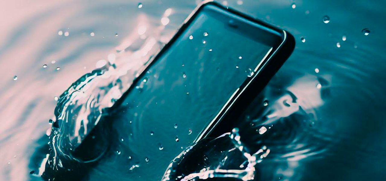 Cómo  secar el teléfono en caso de accidente