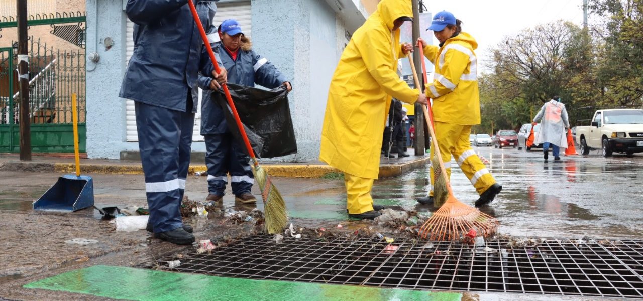 REFUERZA MUNICIPIO LIMPIEZA DE REJILLAS DE CAIMANES