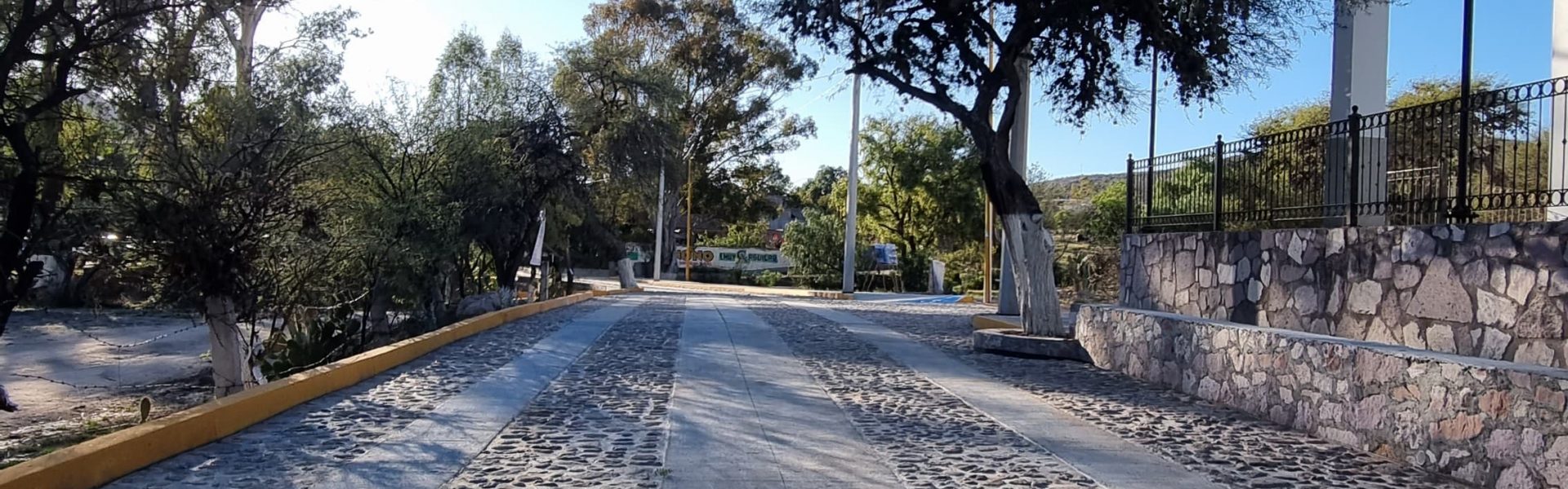 DAN NUEVA IMAGEN A LA COMUNIDAD DE GRACIAS A DIOS